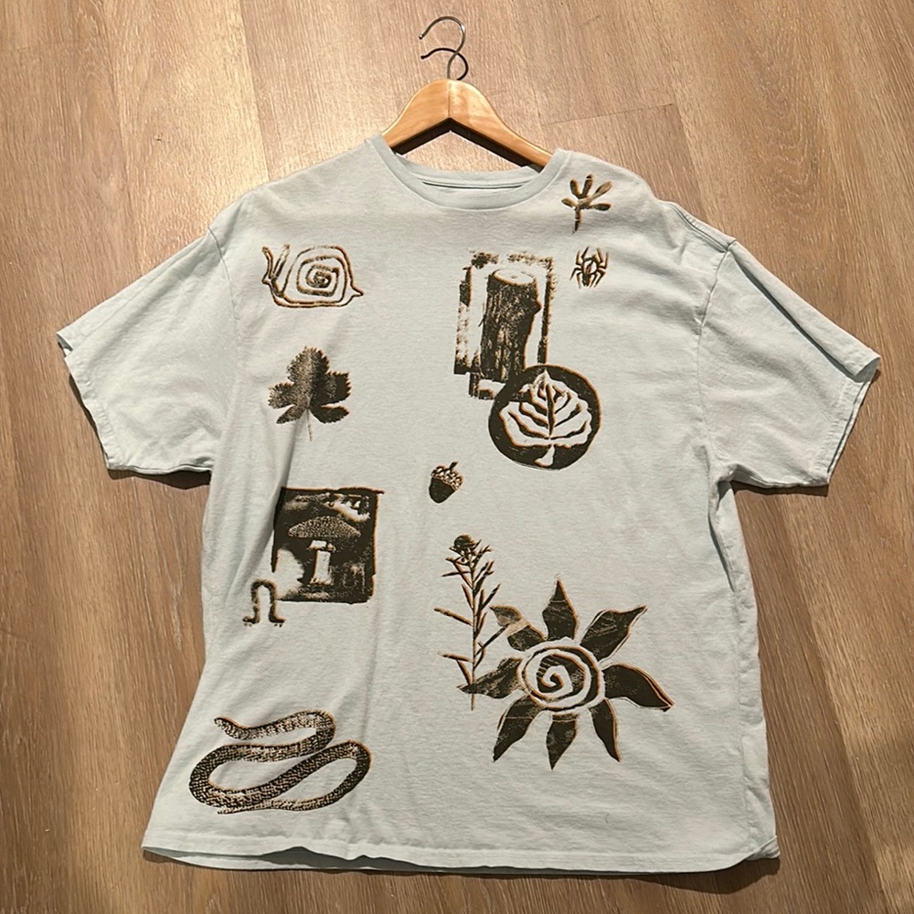 Urban Outfitters Brown and Blue Short Sleeve Tee with Vintage Prints